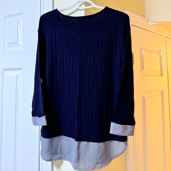 Women’s top - Picture 3 of 3